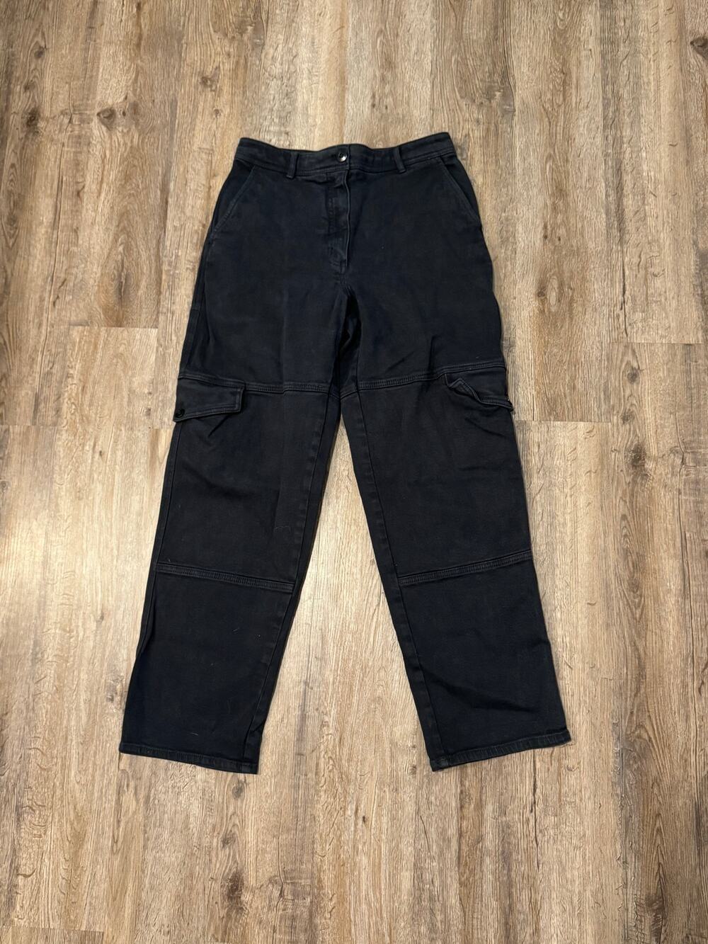 Aritzia Wilfred Free Women’s Black Cargo Pants Size 6